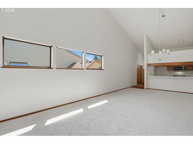 351 Se 146TH Ave 8, Portland, OR 97233
