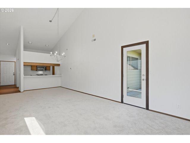 351 Se 146TH Ave 8, Portland, OR 97233
