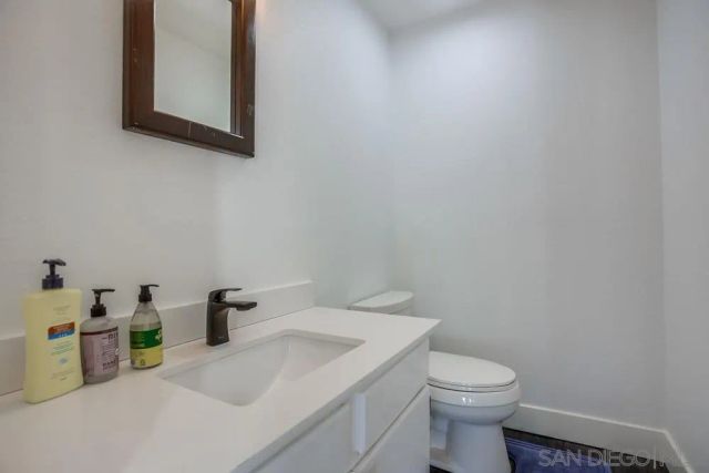 2525 Woodlands Way, Oceanside, CA 92054