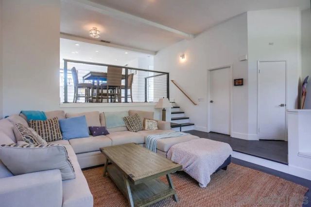 2525 Woodlands Way, Oceanside, CA 92054