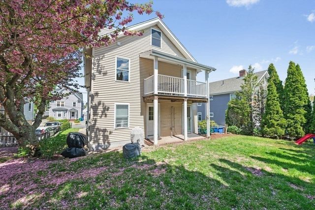 27 Wiltshire Rd 27, Newton, MA 02458