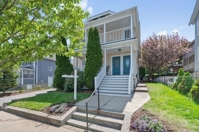 27 Wiltshire Rd 27, Newton, MA 02458