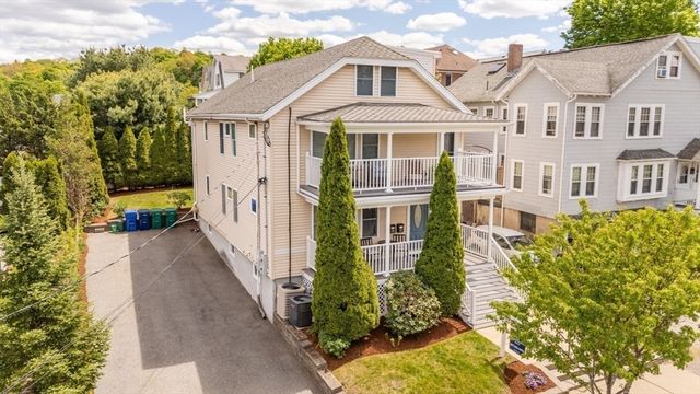 27 Wiltshire Rd 27, Newton, MA 02458