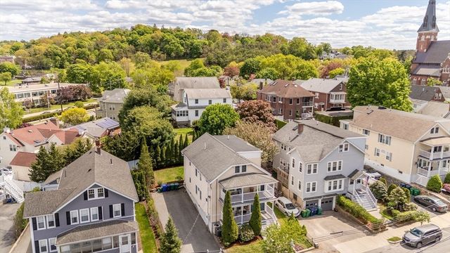 27 Wiltshire Rd 27, Newton, MA 02458