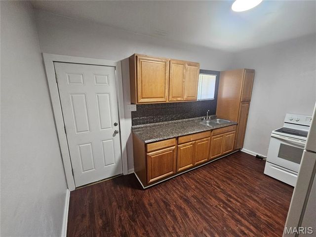 219 N High Street, Belleville, IL 62220