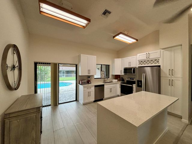 2153 Amesbury Circle, Wellington, FL 33414