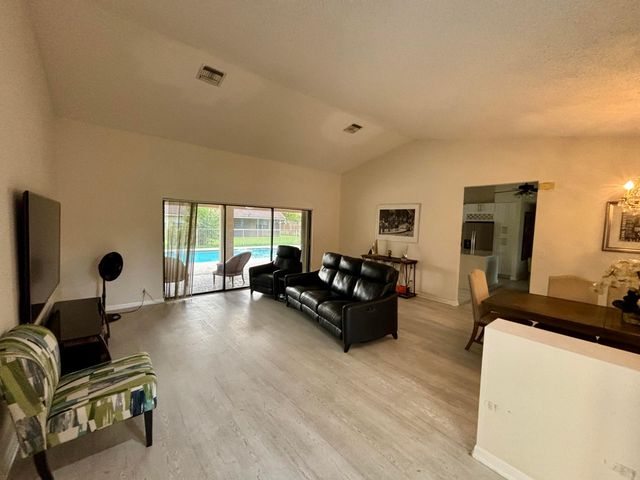 2153 Amesbury Circle, Wellington, FL 33414