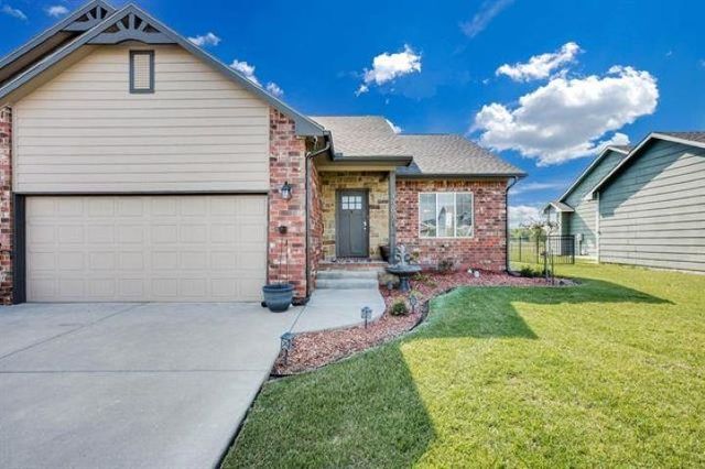 4803 N Emerald Ct, Maize, KS 67101