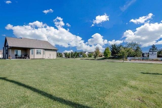 4803 N Emerald Ct, Maize, KS 67101
