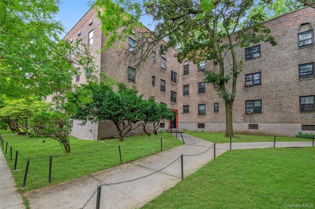 144-20 78th Road 1k, Flushing, NY 11367