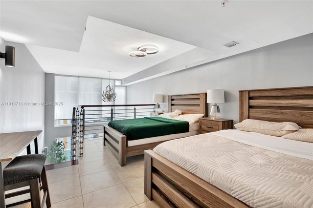 41 SE 5th St 1212, Miami, FL 33131