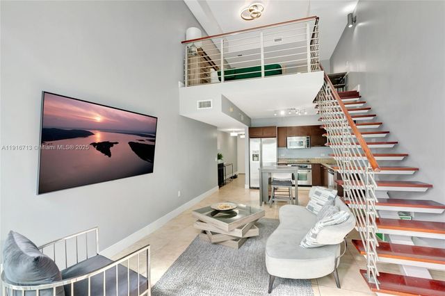 41 SE 5th St 1212, Miami, FL 33131