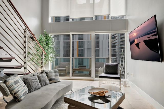 41 SE 5th St 1212, Miami, FL 33131