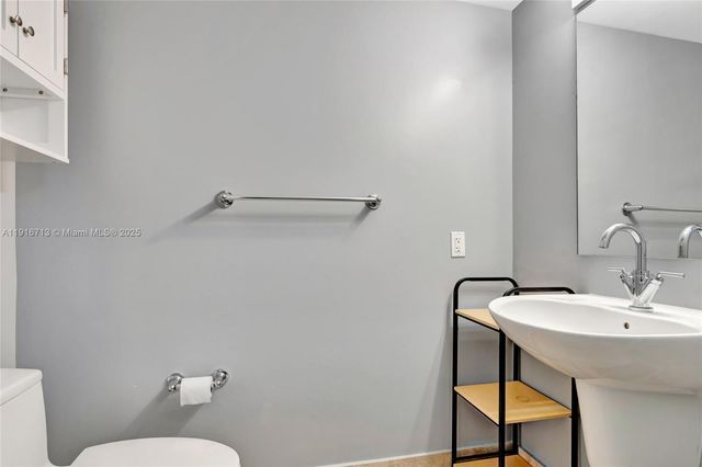 41 SE 5th St 1212, Miami, FL 33131