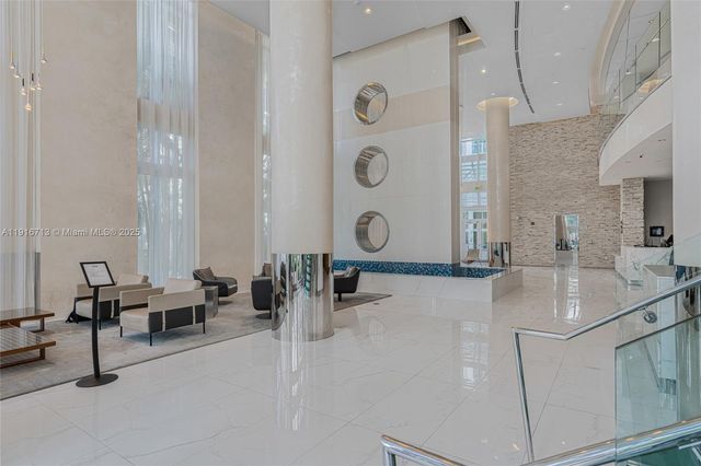 41 SE 5th St 1212, Miami, FL 33131