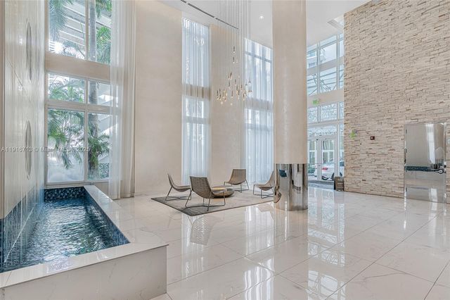 41 SE 5th St 1212, Miami, FL 33131