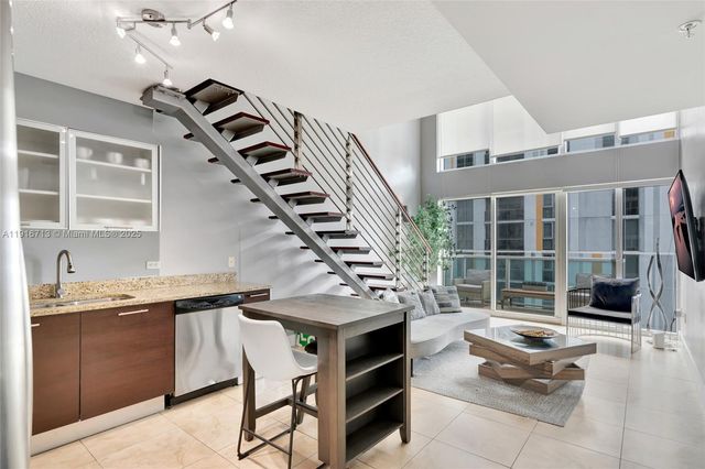 41 SE 5th St 1212, Miami, FL 33131