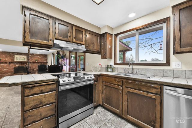 9464 W Mossy Cup St, Boise, ID 83709