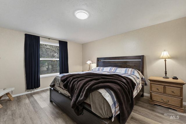 9464 W Mossy Cup St, Boise, ID 83709