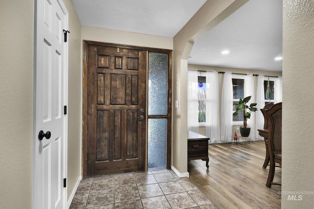 9464 W Mossy Cup St, Boise, ID 83709