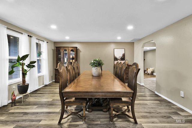 9464 W Mossy Cup St, Boise, ID 83709