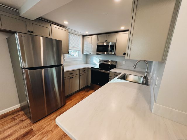 45 Church Street, Groton, CT 06340