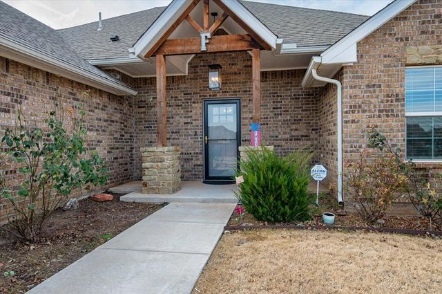 1013 Pacific Avenue, Newcastle, OK 73065