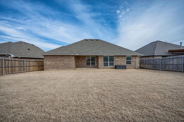 1013 Pacific Avenue, Newcastle, OK 73065