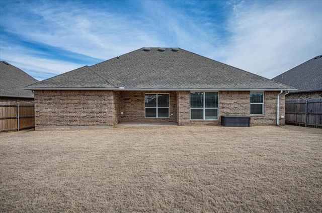 1013 Pacific Avenue, Newcastle, OK 73065