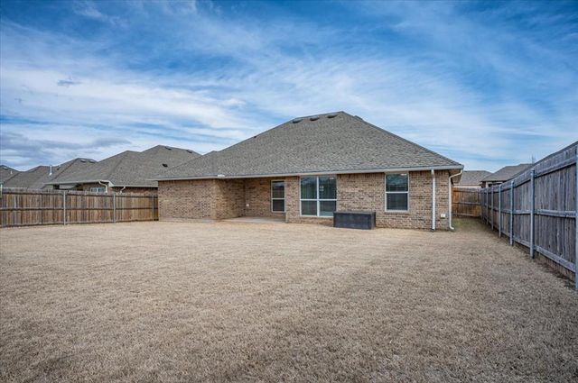 1013 Pacific Avenue, Newcastle, OK 73065