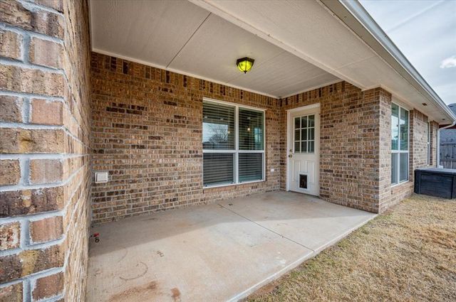 1013 Pacific Avenue, Newcastle, OK 73065