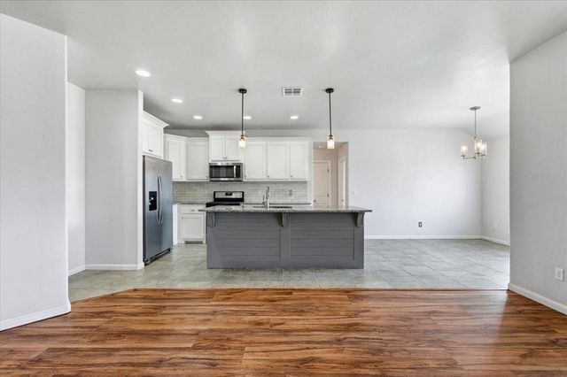 1013 Pacific Avenue, Newcastle, OK 73065