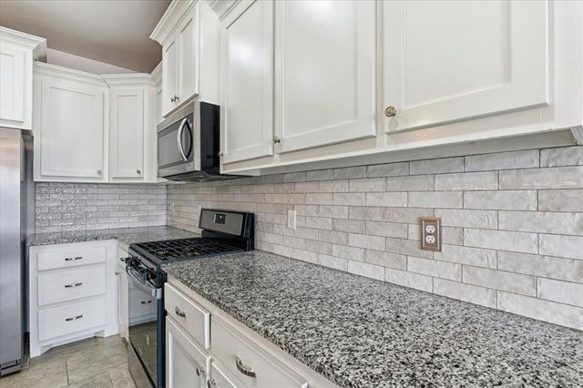 1013 Pacific Avenue, Newcastle, OK 73065