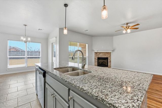 1013 Pacific Avenue, Newcastle, OK 73065