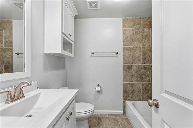 1013 Pacific Avenue, Newcastle, OK 73065