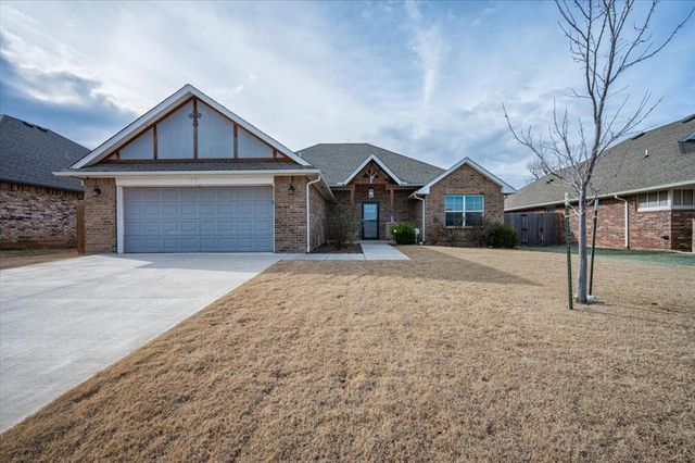 1013 Pacific Avenue, Newcastle, OK 73065