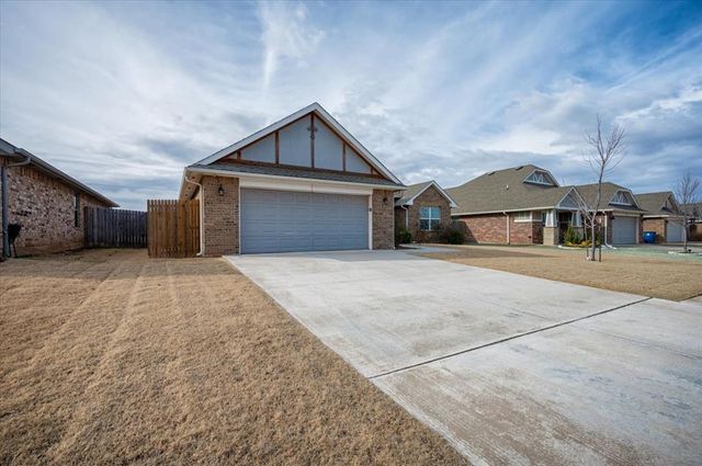 1013 Pacific Avenue, Newcastle, OK 73065