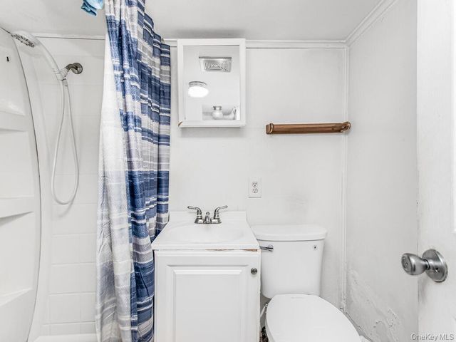 4613 Carpenter Avenue, Bronx, NY 10470