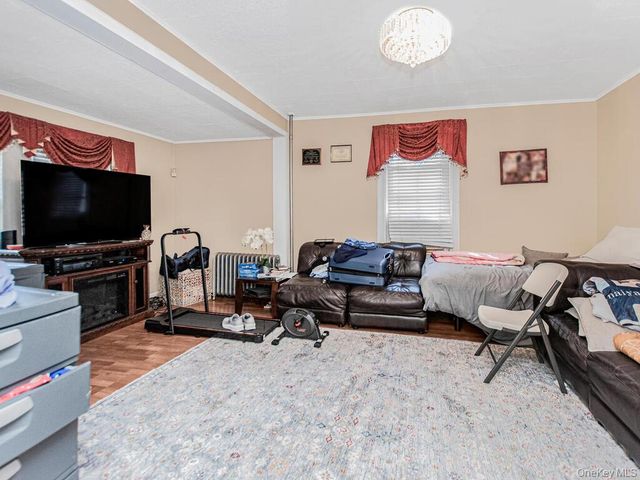 4613 Carpenter Avenue, Bronx, NY 10470