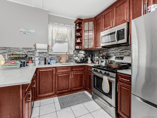 4613 Carpenter Avenue, Bronx, NY 10470