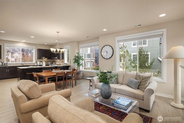 849 3rd Avenue NE, Issaquah, WA 98029