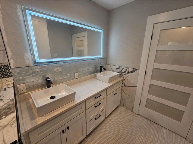 15 Delmar Street, Houston, TX 77011