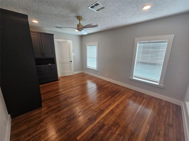 15 Delmar Street, Houston, TX 77011