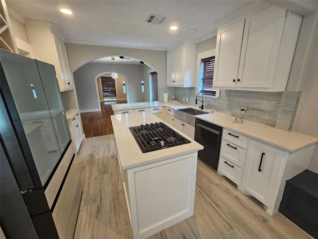 15 Delmar Street, Houston, TX 77011