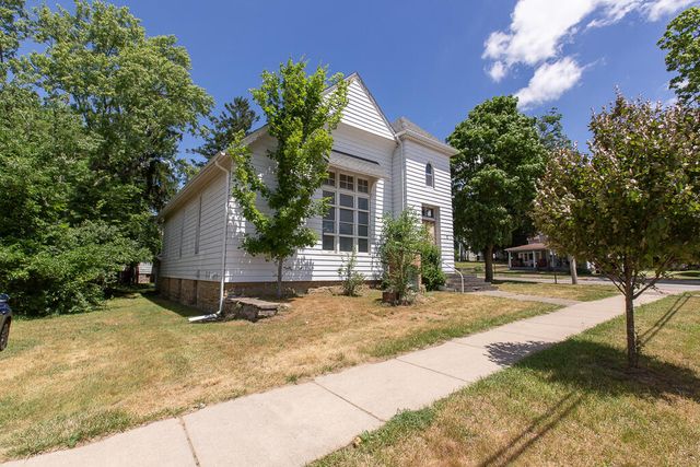 31 Vine Street, Hillsdale, MI 49242