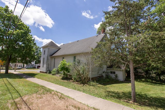 31 Vine Street, Hillsdale, MI 49242