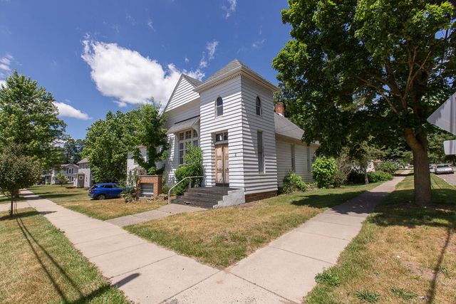 31 Vine Street, Hillsdale, MI 49242