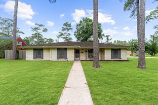 1057 Royal Oak Drive, Dickinson, TX 77539