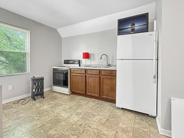 3758 E Layton AVENUE, Cudahy, WI 53110