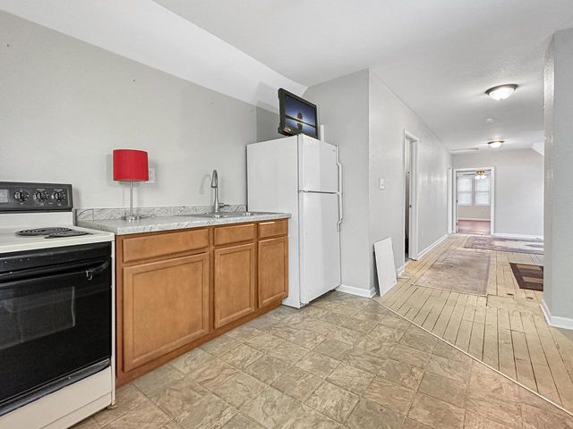 3758 E Layton AVENUE, Cudahy, WI 53110